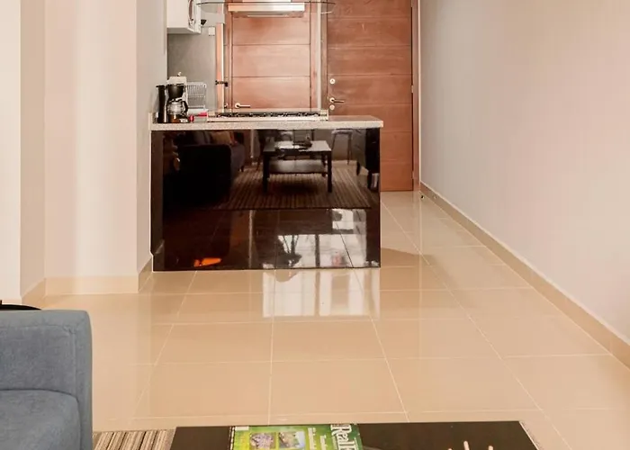 4c- W Pool, Gym, High Speed Wifi 1br